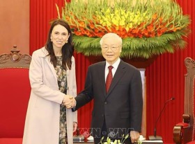 Image: New Zealand PM meets top Vietnam leaders