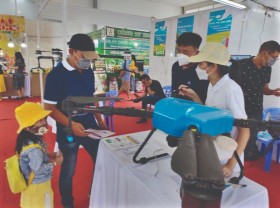 Image: Rice, drone and milling machines