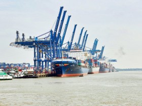 Image: Shipping firms report hefty profits in Jan-Sept