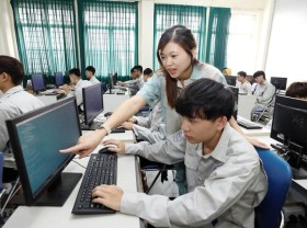 Image: Vietnam’s unemployment rate reported at 2.3%