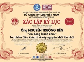 Image: The owner of a sculpture from tree roots has a Vietnamese record
