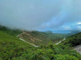 Image: The season of ‘hunting clouds’ in Hai Van Pass