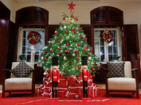 Image: Bustling Christmas atmosphere in 5-star hotels and luxury resorts in Vietnam