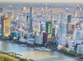 Image: Experts warn of real estate risk in 2023