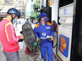 Image: Fuel prices fall slightly