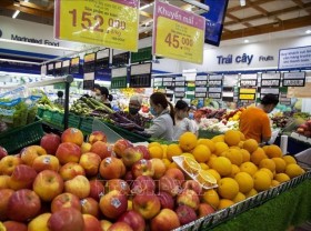 Image: HCMC prepares 34,000 tons of goods for Tet shopping season