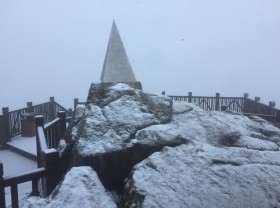 Image: The snow has covered the top of Fansipan white, and the people are excited: “Go to Sa Pa quickly and still have time”