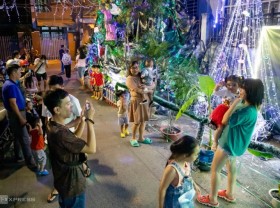 Image: Christmas atmosphere in Saigon parishes