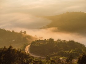 Image: Hunting clouds on the top of the pass in Bao Loc