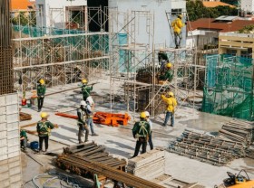 Image: 12,000 Tet gifts to be presented to construction workers