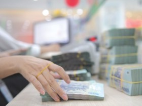 Image: Reaching out to foreign lenders