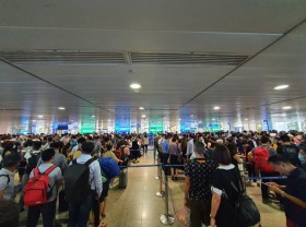 Image: Year-end passenger traffic seen surging at Tan Son Nhat