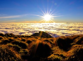 Image: Two days conquering Lung Cung – the mountain peak of wind and clouds