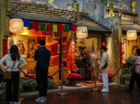 Image: Hoang Thanh Thanh Long recreates worship tables and a series of experiences towards the old New Year, many young families come to learn to display at home