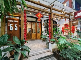 Image: Coffee shops open during Tet in Hanoi and Ho Chi Minh City