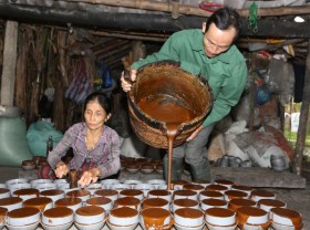 Image: Cook sugar bowl for Tet ‘Lunar New Year’