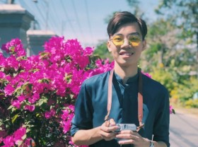 Image: Going around Saigon to take pictures of the Tet flower market