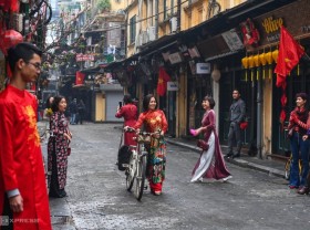 Image: Hanoi and Ho Chi Minh City are peaceful on the morning of the first day of Tet