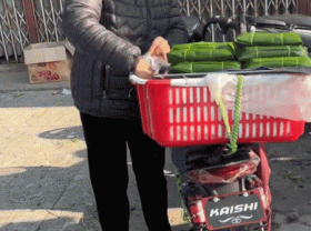 Image: Lang Son’s specialty green cake is loved by netizens because of its strange name