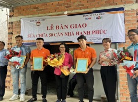 Image: Tens of charitable homes handed over to poor people in HCMC