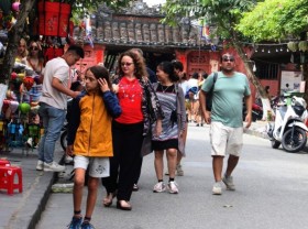 Image: Int’l tourist arrivals in Vietnam surge during Tet