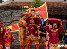 Image: Recreate the image of King Quang Trung in the Dong Da festival