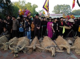 Image: The performance of ‘straw buffalo, straw cow’ in early spring