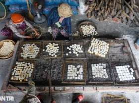 Image: The “seven fire” cake village of Da Nang specialties made day and night is still not enough to sell Tet