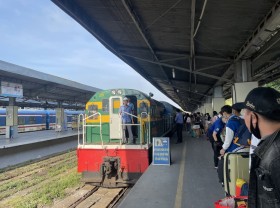 Image: Some 6,000 promo train tickets go on sale on HCMC-Hanoi route