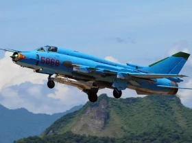 Image: A pilot died when his Russian-made Su-22 jet crashed in northern Vietnam