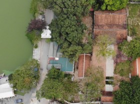 Image: An ancient temple dedicated to 27 emperors of the Late Le Dynasty
