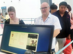 Image: Cat Bi Airport pilots facial recognition tech