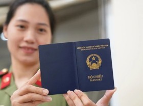 Image: Germany recognizes revised Vietnamese passport