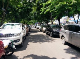 Image: HCMC proposes building parking lots at vacant locations