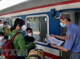 Image: Tet train schedules remain in place