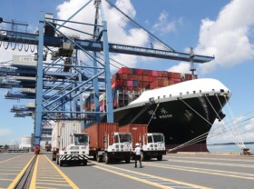 Image: Vietnam posts US$1.7 billion trade surplus in mid-February