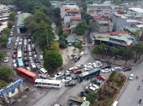 Image: Deputy PM urges handling congestion at auto testing centers