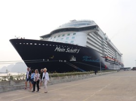 Image: Quang Ninh welcomes nearly 2,000 int’l cruise guests