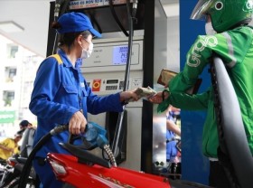 Image: Local fuel prices inch down
