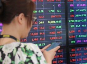 Image: Businesses prudent with financial targets