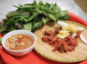Image: Dotted red jellyfish – a specialty of the early summer in Hai Phong