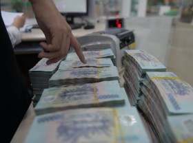 Image: Interbank interest rates increase four-fold