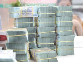Image: Large commercial banks agree to further cut interest rates