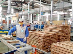 Image: Vietnam’s exports fall in first half of April