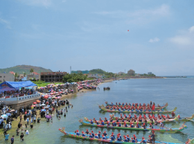 Image: Tourists visited Ly Son island increased three times