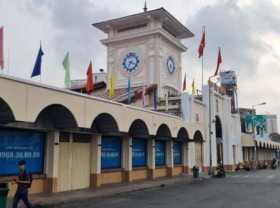 Image: Landmark Ben Thanh market gets facelift
