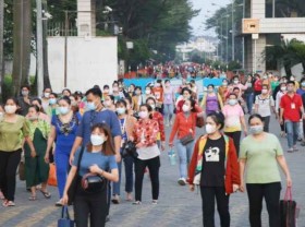 Image: PouYuen to lay off thousands of workers next month