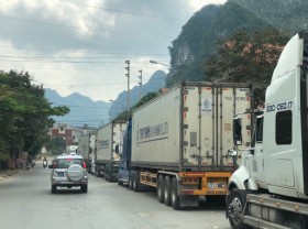 Image: PM urges immediate actions to prevent cargo backlogs at northern border