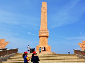 Image: The landmark at the end of Ho Chi Minh Road – an attractive destination for tourists when coming to Ca Mau