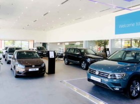 Image: Auto imports plummet in May
